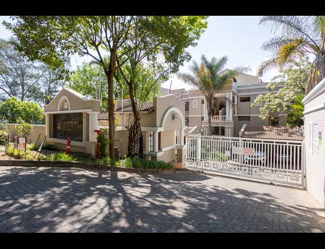 2 BEDROOM APARTMENT RENTED IN HYDE PARK